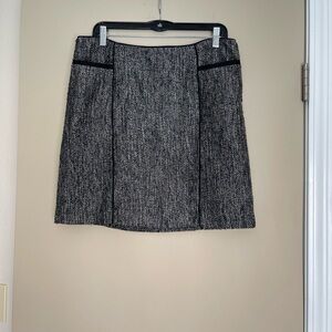 WHBM Elegant Black and Gray Tweed Women's Skirt. 10